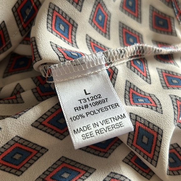 Alice Blue ⚜️ Diamond Design Flowy Short Sleeved Top - Picture 6 of 6